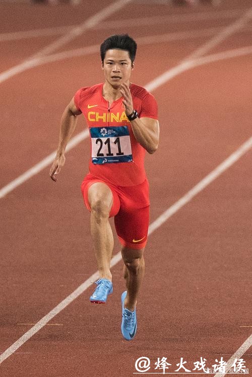 苏炳添的“三次转身”：从不轻言失败，火候足就会花开