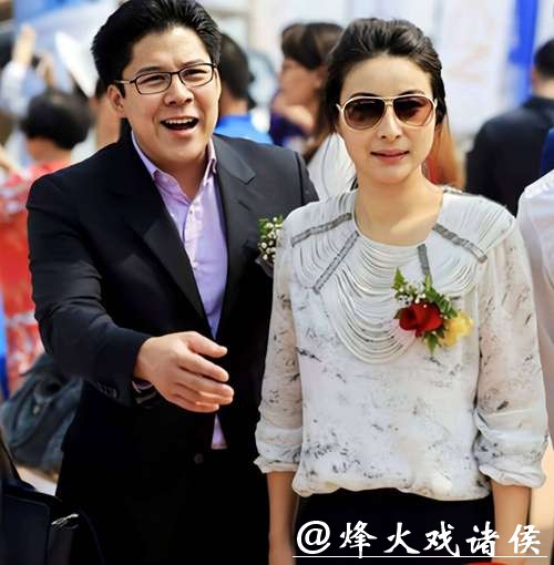 深夜密会三小时！霍启刚为何超欣开车门引婚变猜测